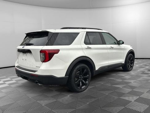 Used 2022 Ford Explorer ST-Line w/ Class IV Trailer Tow Package image 4