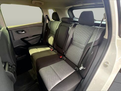 Certified 2023 Nissan Rogue SV FWD image 19