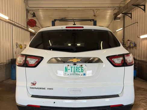 Used 2017 Chevrolet Traverse LS AWD/4WD image 4
