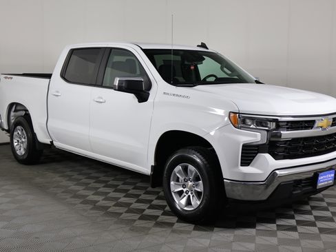 Used 2025 Chevrolet Silverado 1500 LT AWD/4WD image 4