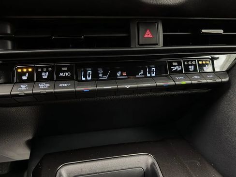 Used 2025 Toyota Crown AWD/4WD image 29