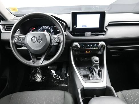 Used 2023 Toyota RAV4 XLE AWD/4WD image 19