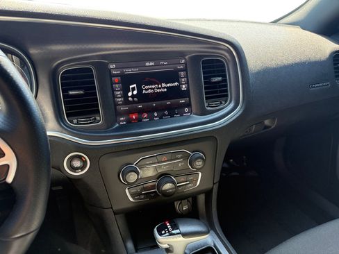 Used 2018 Dodge Charger R/T RWD image 12