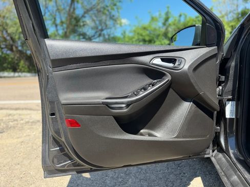 Used 2016 Ford Focus SE w/ Reverse Sensing Package image 15