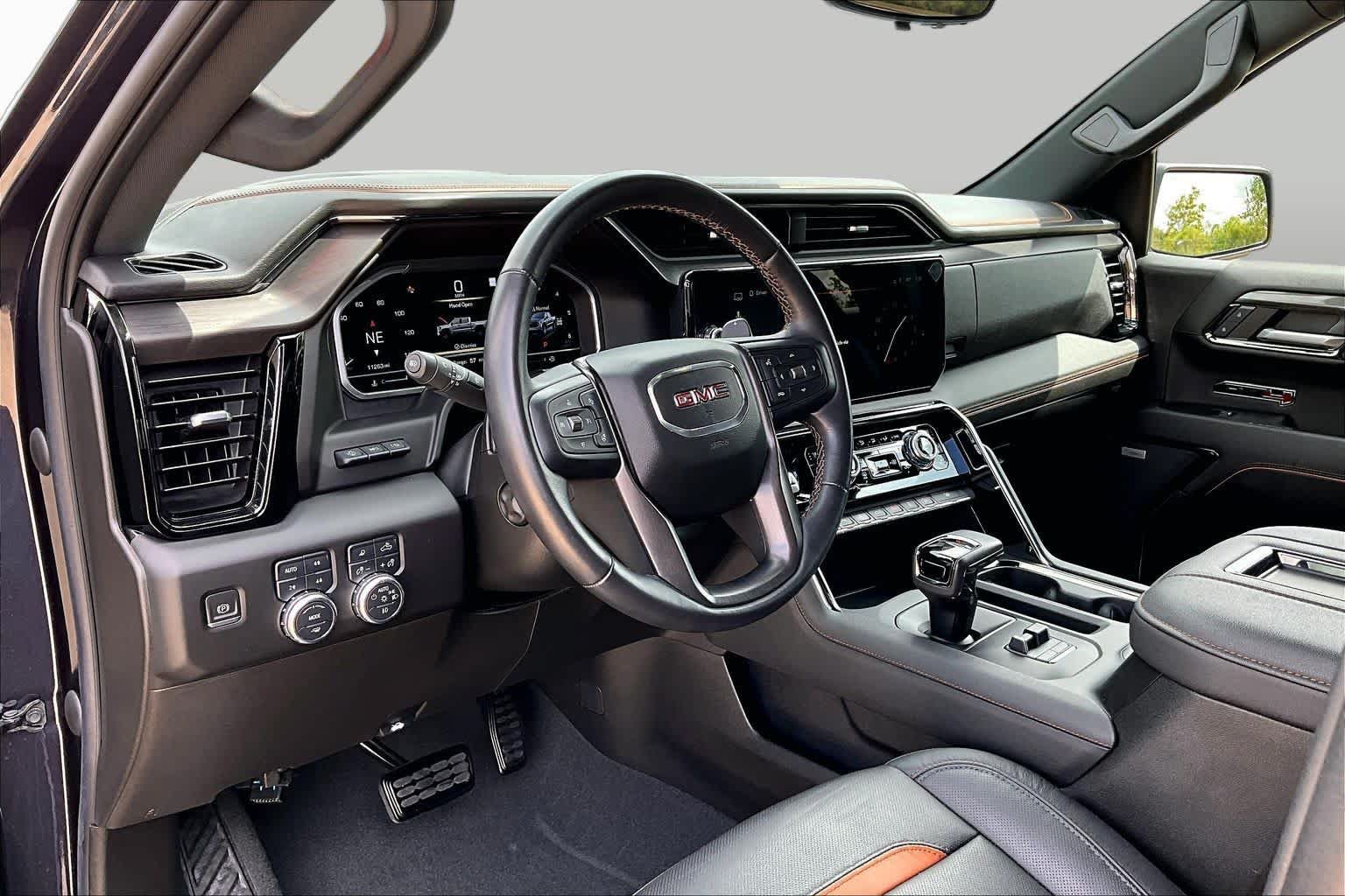 Used 2022 GMC Sierra 1500 AT4 w/ AT4 Premium Package AWD/4WD image 18