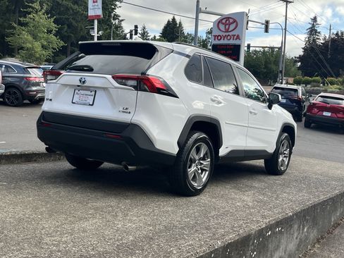 Certified 2024 Toyota RAV4 LE AWD/4WD image 8