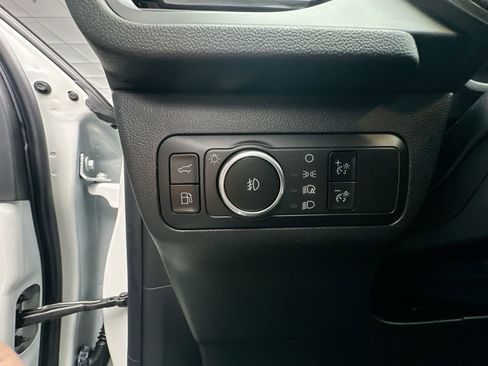 New 2025 Ford Escape SE FWD image 17