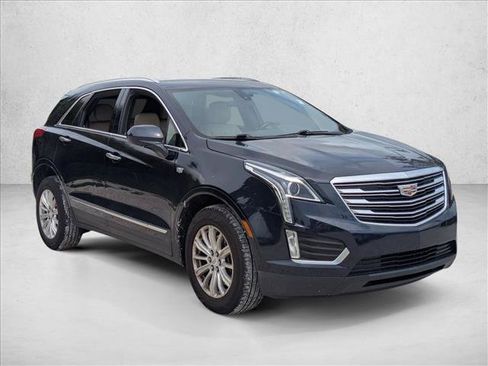 Used 2017 Cadillac XT5 FWD image 3
