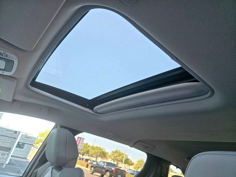 Certified 2026 Toyota Sienna XLE FWD image 18