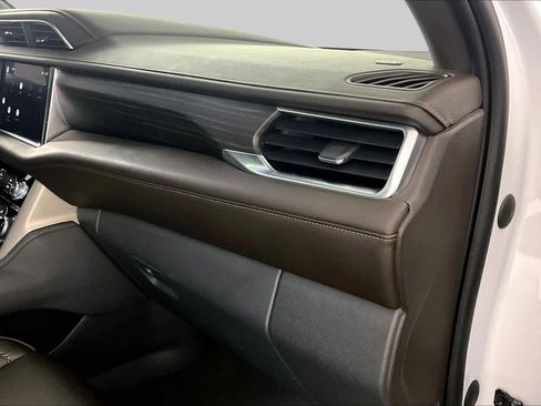 Used 2022 GMC Yukon XL Denali AWD/4WD image 18