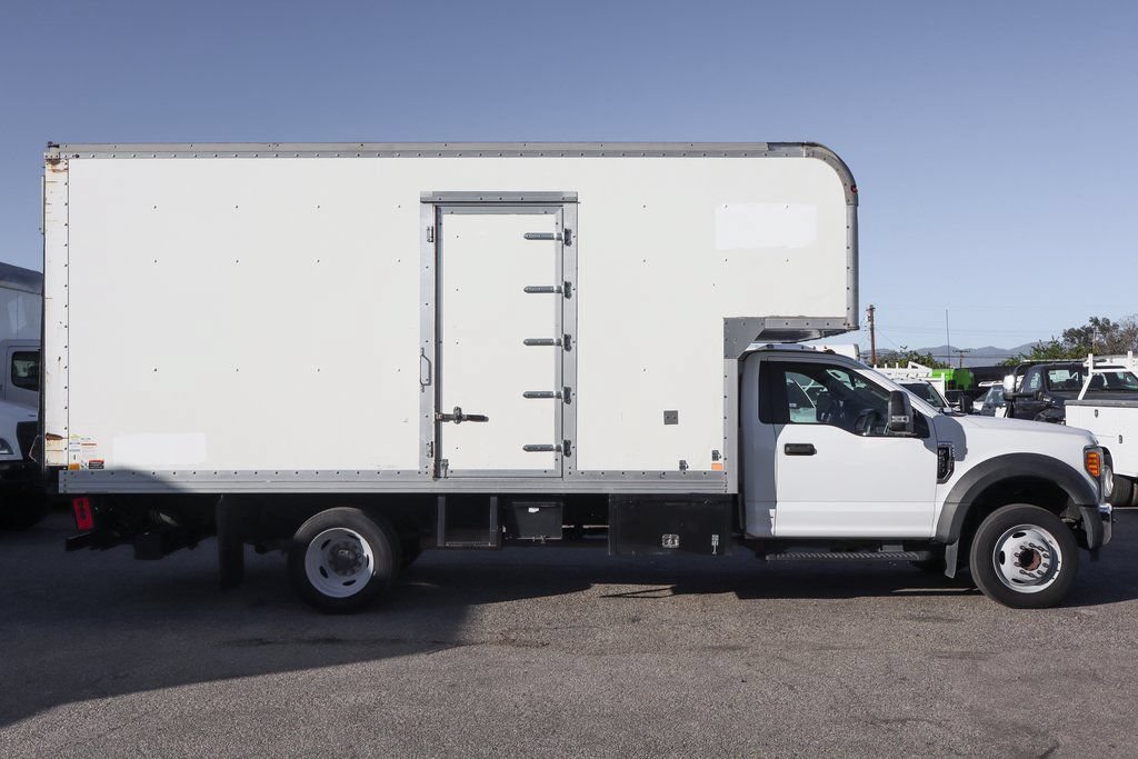 Used 2017 Ford F550 2WD Regular Cab Super Duty image 13