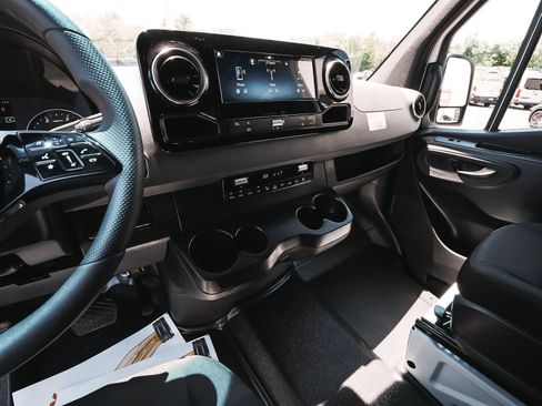 Used 2026 Mercedes-Benz Sprinter 2500 image 24