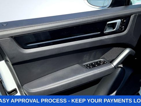 Used 2019 Porsche Cayenne S image 24
