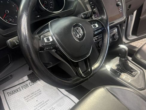 Used 2018 Volkswagen Tiguan SE w/ Panoramic Sunroof Package FWD image 15