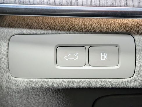 Used 2024 Volvo XC90 T8 Plus w/ Protection Package Premier image 34