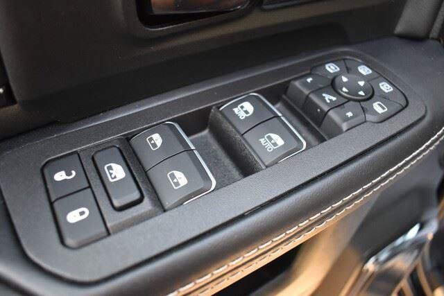 Used 2025 RAM 3500 Limited AWD/4WD image 31