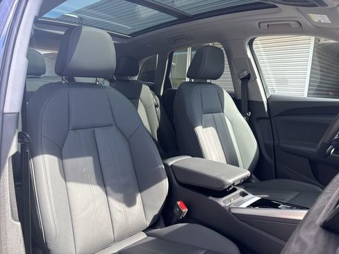 Used 2025 Audi Q5 Premium w/ Convenience Package image 16