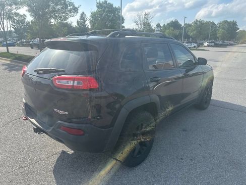 Used 2016 Jeep Cherokee Trailhawk w/ Comfort/Convenience Group AWD/4WD image 5
