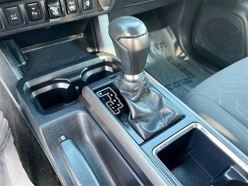 Used 2019 Toyota Tacoma TRD Off-Road image 17