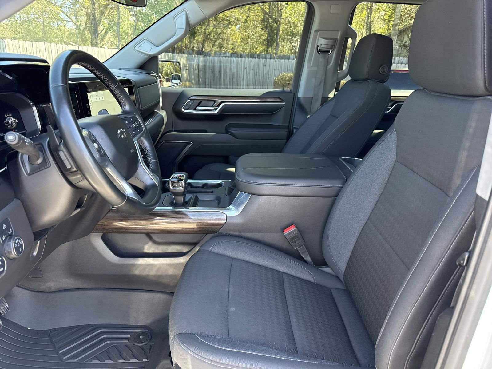 Used 2024 Chevrolet Silverado 1500 LT Trail Boss w/ Protection Package AWD/4WD image 9