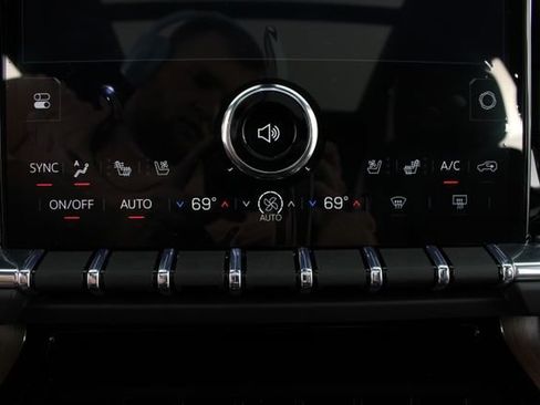 New 2026 GMC Yukon Denali w/ Denali Reserve Package image 8