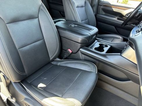Used 2022 Chevrolet Tahoe Premier AWD/4WD image 10