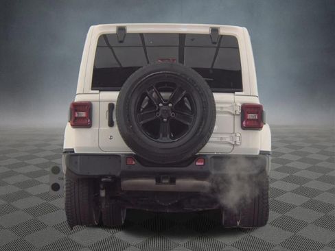 Used 2020 Jeep Wrangler Unlimited Sahara AWD/4WD image 4