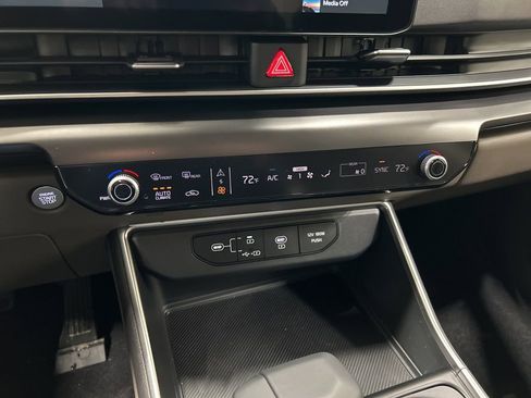 New 2026 Kia Carnival image 21