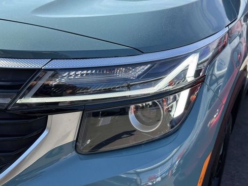 Certified 2025 Kia Seltos S AWD/4WD image 9