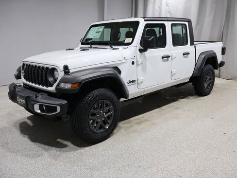 New 2026 Jeep Gladiator Sport image 2