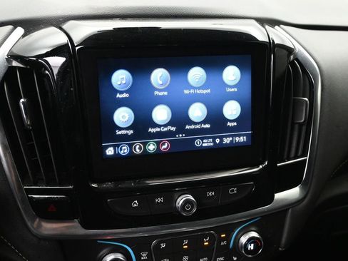 Used 2023 Chevrolet Traverse LT image 15