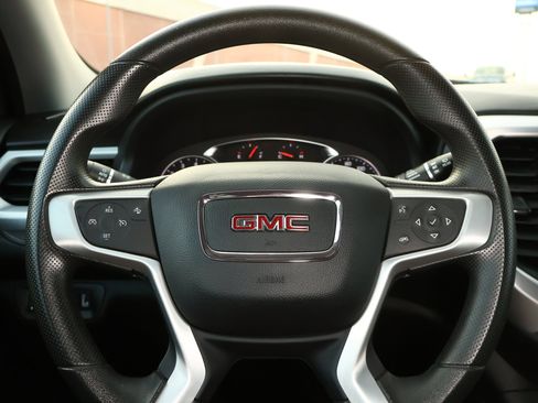 Used 2023 GMC Acadia SLE image 11