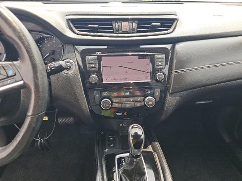 Used 2019 Nissan Rogue SL w/ Premium Package AWD/4WD image 8