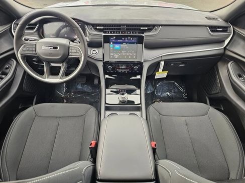 New 2025 Jeep Grand Cherokee Laredo X w/ Luxury Tech Group I image 10