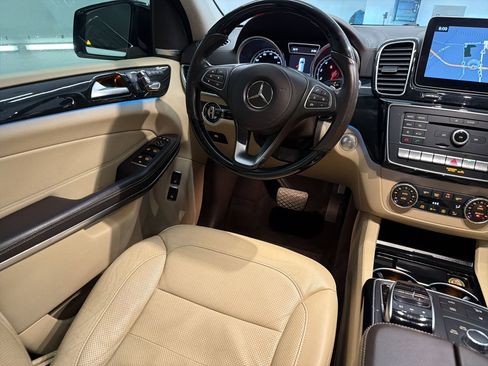 Used 2019 Mercedes-Benz GLS 550 4MATIC w/ Driver Assistance Package image 28