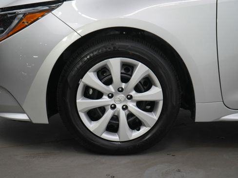 Used 2025 Toyota Corolla LE image 27