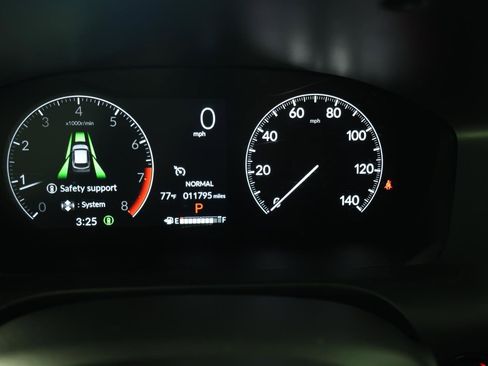 Used 2025 Honda HR-V Sport image 14