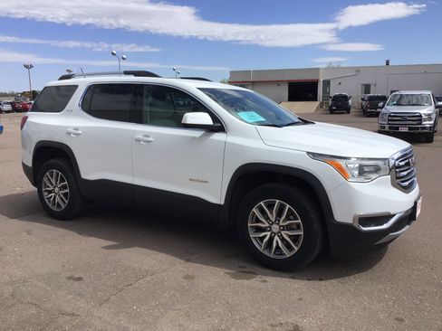 Used 2019 GMC Acadia SLE AWD/4WD image 4