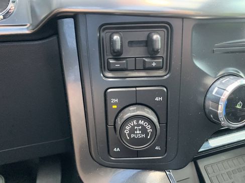 Used 2022 Ford F150 Lariat w/ Equipment Group 502A High AWD/4WD image 16