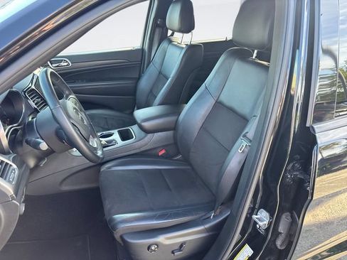 Used 2021 Jeep Grand Cherokee Laredo X AWD/4WD image 11