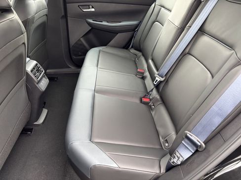 New 2026 Nissan Leaf Platinum+ w/ Floor Mat Package (SV+) FWD image 23