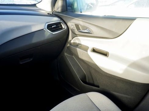 Used 2023 Chevrolet Equinox LT w/ Driver Convenience Package image 28