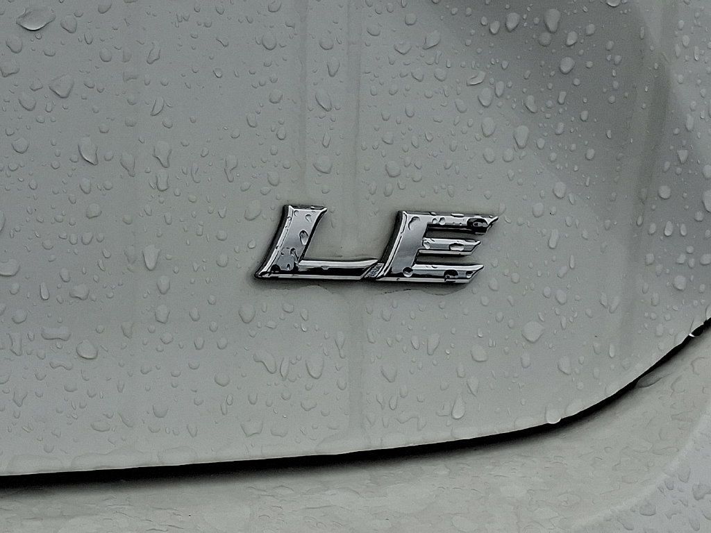 Used 2025 Toyota Camry LE FWD image 9