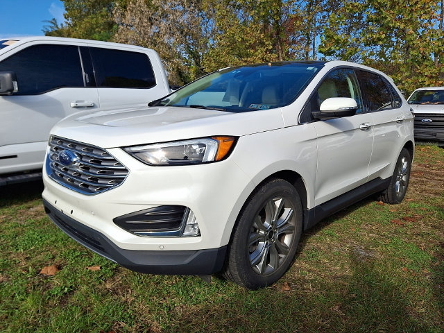 Used 2023 Ford Edge Titanium w/ Class II Trailer Tow Package AWD/4WD image 3