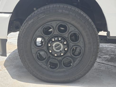 Used 2023 Ford F250 Lariat w/ Black Appearance Package AWD/4WD image 15