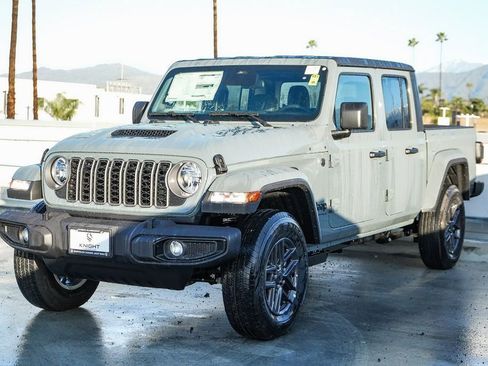 New 2026 Jeep Gladiator Sport AWD/4WD image 4