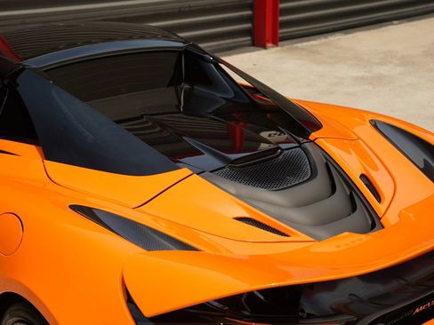 Used 2022 McLaren 720S Performance RWD image 8