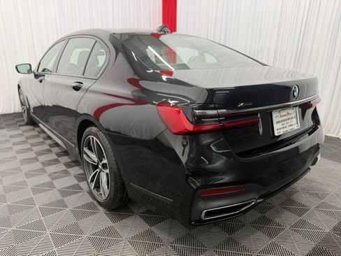 Used 2022 BMW 750i xDrive w/ Executive Package AWD/4WD image 6