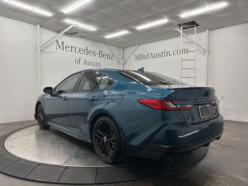 Used 2025 Toyota Camry SE w/ Convenience Package image 5