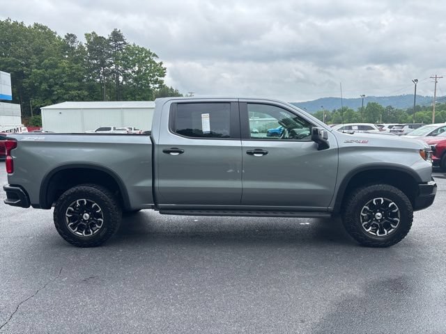 Used 2023 Chevrolet Silverado 1500 ZR2 AWD/4WD image 3